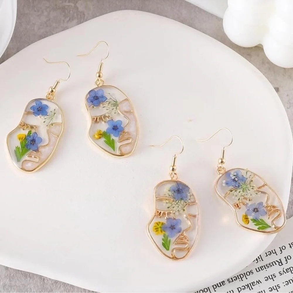 NEW Unique Handmade Floral Face Line Art Earrings 🌸
